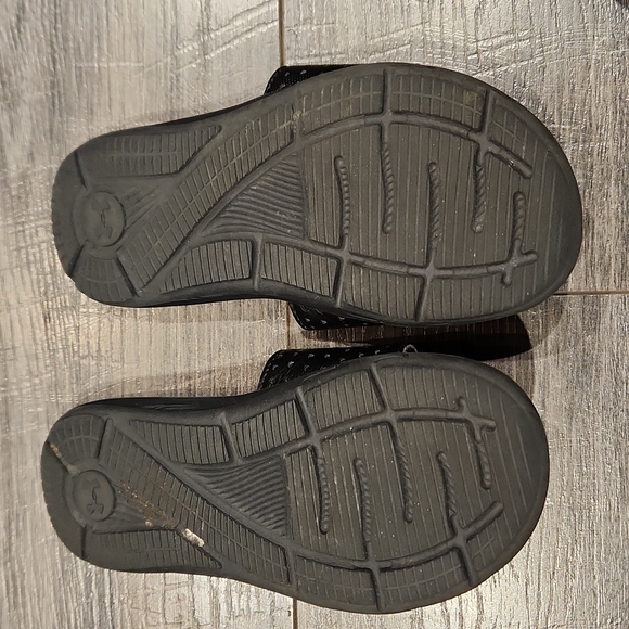 EUC Under Armour 4D Foam Boys sz 1Y Velcro sandals - Picture 4 of 6